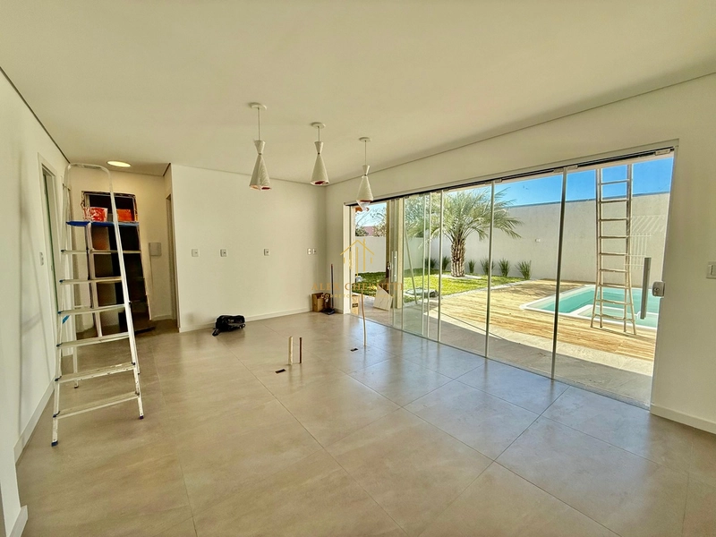 Casa na praia de Atlântida Sul, 3 dormitórios: 6ª foto da galeria de imagens do imóvel