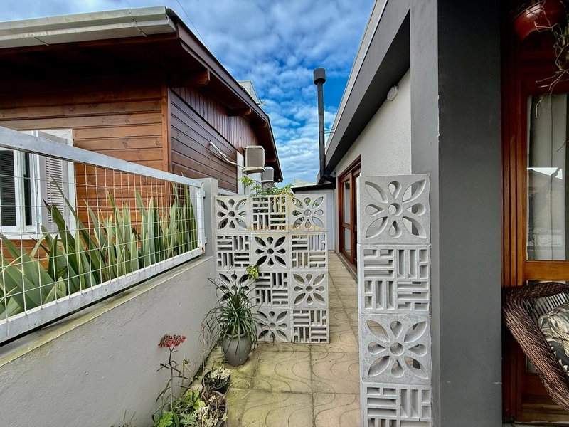 Casa para moradia ou veraneio na praia de Arpoador: 22ª foto da galeria de imagens do imóvel