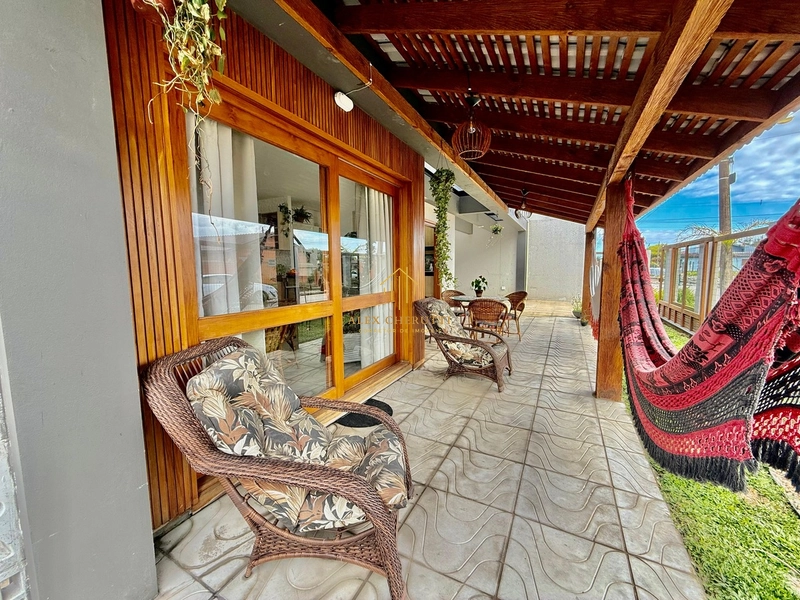Casa para moradia ou veraneio na praia de Arpoador: 3ª foto da galeria de imagens do imóvel