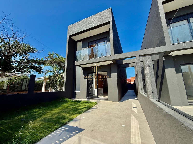 Bela casa nova na praia de Mariápolis