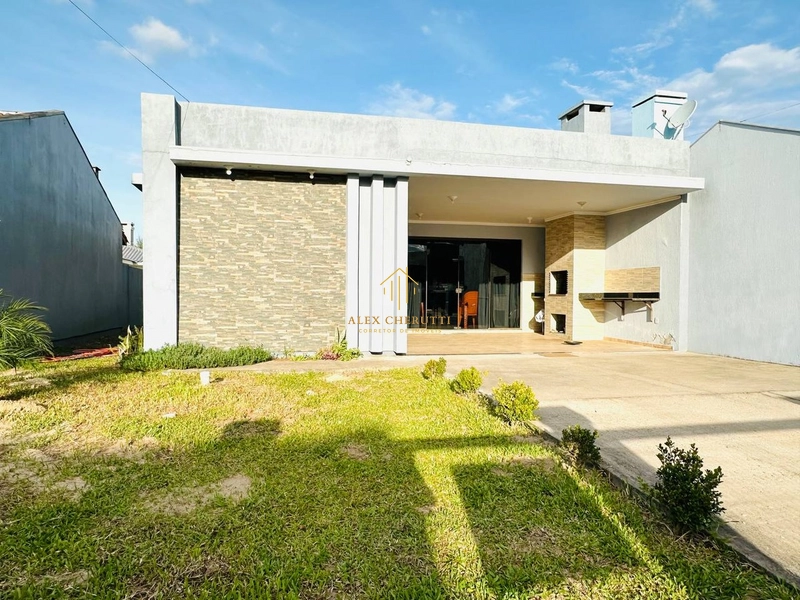 Casa à 250 metros do mar em Atlântida Sul: 1ª foto da galeria de imagens do imóvel