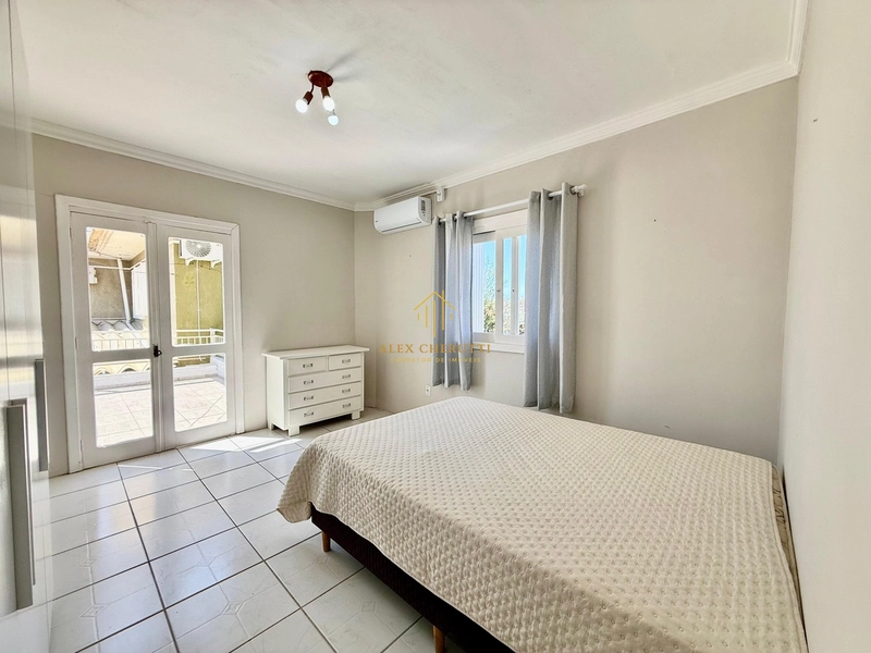 Sobrado na Praia de Rainha do Mar, 7 dormitórios e piscina: 29ª foto da galeria de imagens do imóvel