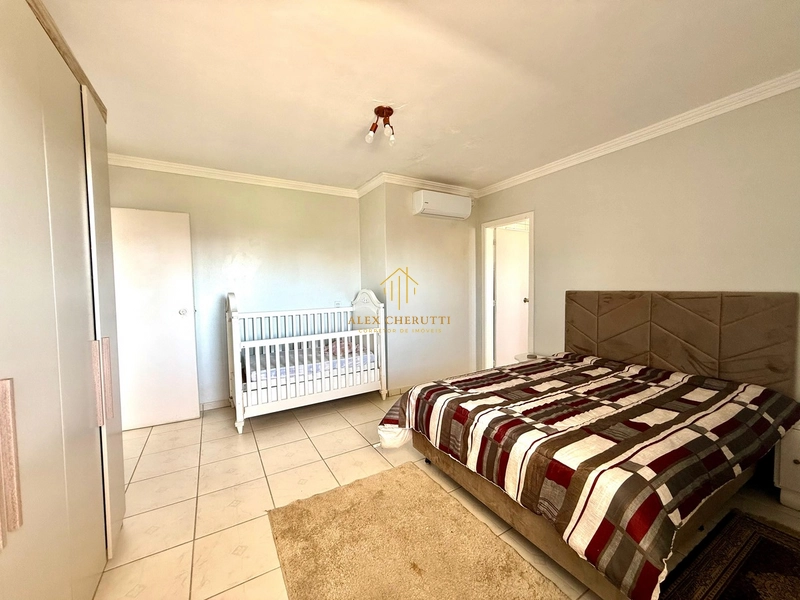 Sobrado na Praia de Rainha do Mar, 7 dormitórios e piscina: 32ª foto da galeria de imagens do imóvel