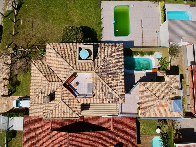 Sobrado na Praia de Rainha do Mar, 7 dormitórios e piscina: 4ª foto da galeria de imagens do imóvel