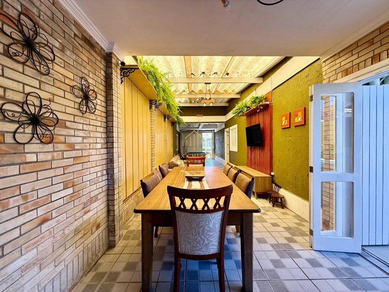 Sobrado na Praia de Rainha do Mar, 7 dormitórios e piscina: 22ª foto da galeria de imagens do imóvel