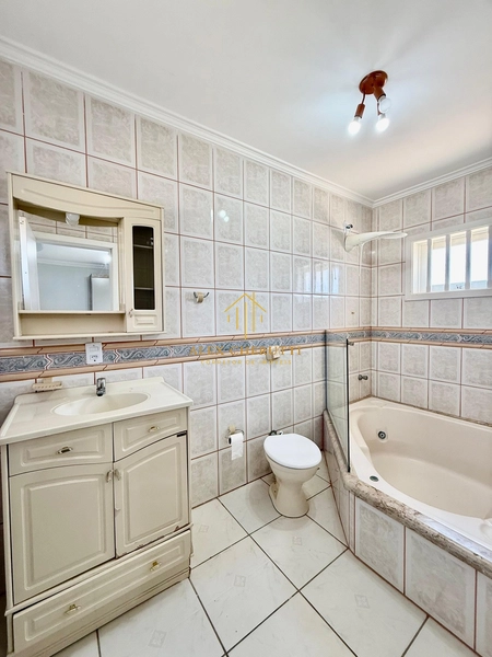 Sobrado na Praia de Rainha do Mar, 7 dormitórios e piscina: 35ª foto da galeria de imagens do imóvel