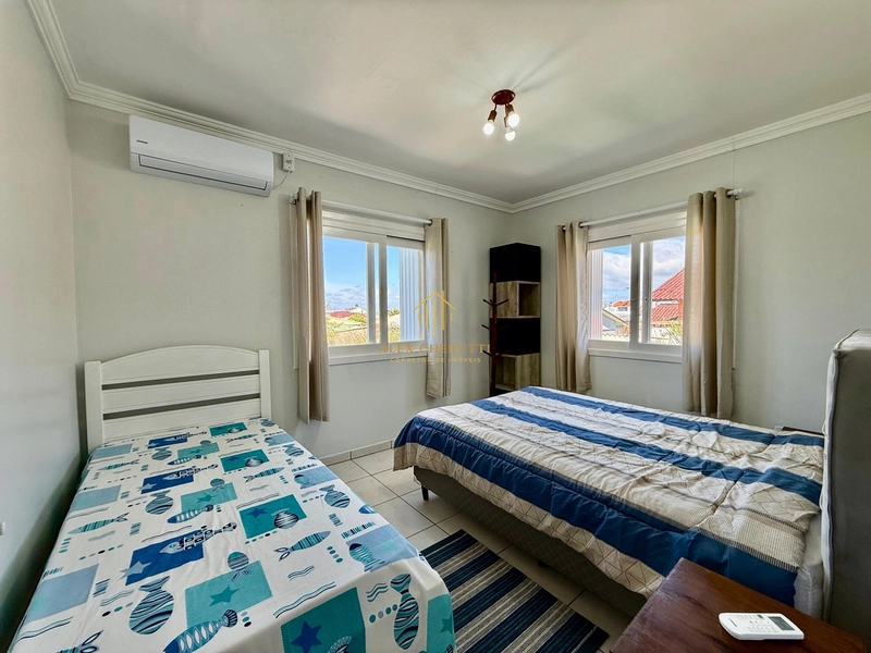 Sobrado na Praia de Rainha do Mar, 7 dormitórios e piscina: 40ª foto da galeria de imagens do imóvel