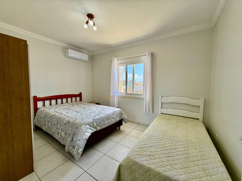 Sobrado na Praia de Rainha do Mar, 7 dormitórios e piscina: 36ª foto da galeria de imagens do imóvel