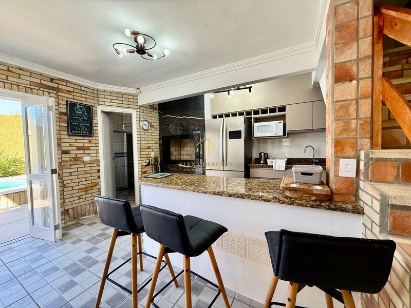 Sobrado na Praia de Rainha do Mar, 7 dormitórios e piscina: 19ª foto da galeria de imagens do imóvel