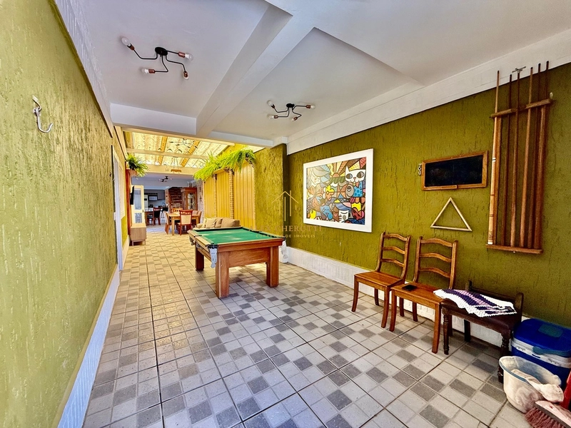 Sobrado na Praia de Rainha do Mar, 7 dormitórios e piscina: 24ª foto da galeria de imagens do imóvel