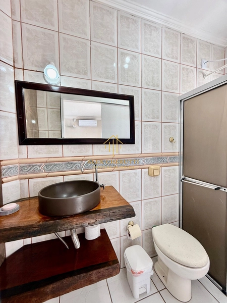 Sobrado na Praia de Rainha do Mar, 7 dormitórios e piscina: 31ª foto da galeria de imagens do imóvel