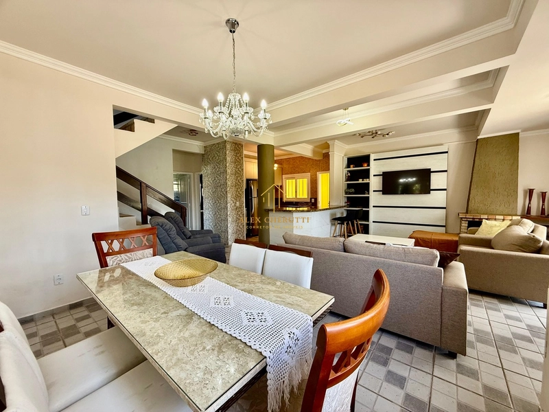 Sobrado na Praia de Rainha do Mar, 7 dormitórios e piscina: 14ª foto da galeria de imagens do imóvel