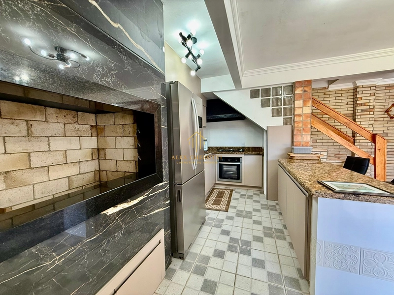 Sobrado na Praia de Rainha do Mar, 7 dormitórios e piscina: 18ª foto da galeria de imagens do imóvel