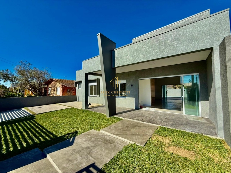 Casa na praia de Atlântida Sul, 3 dormitórios: 3ª foto da galeria de imagens do imóvel