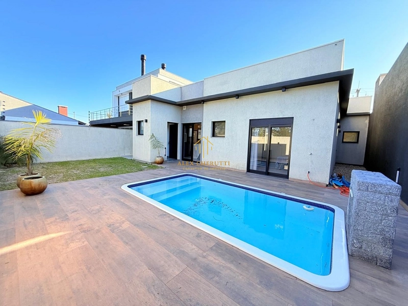 Linda casa na praia de Atlântida Sul, 3 dormitórios: 16ª foto da galeria de imagens do imóvel