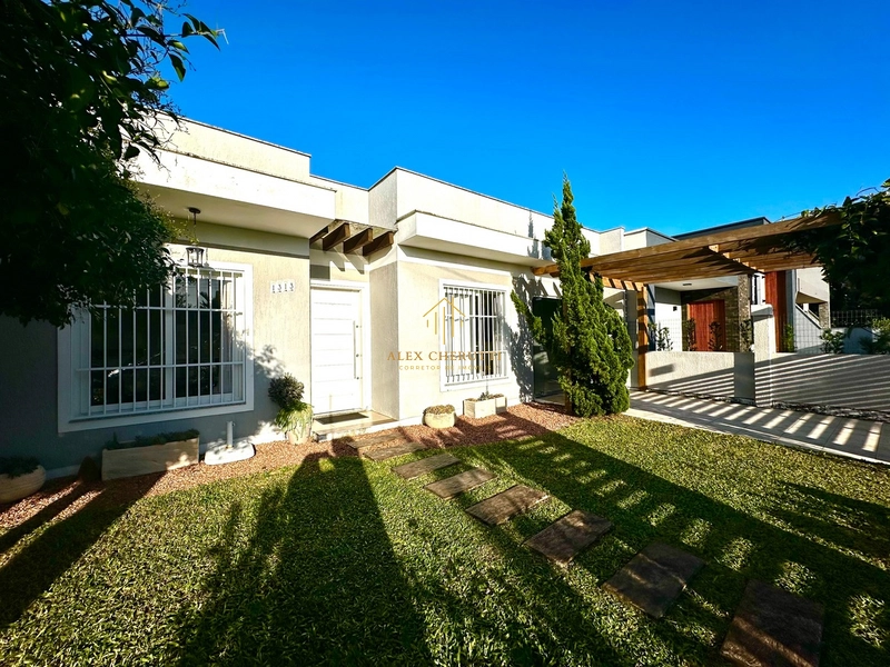 Casa na praia de Atlântida Sul, 3 dormitórios: 3ª foto da galeria de imagens do imóvel
