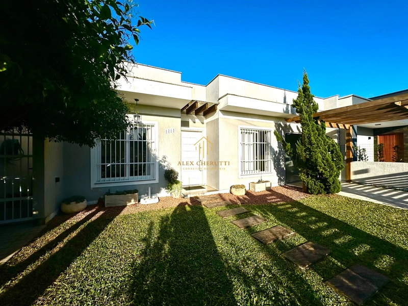Casa na praia de Atlântida Sul, 3 dormitórios: 2ª foto da galeria de imagens do imóvel