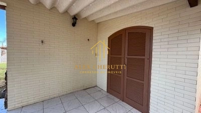 Casa na praia de Atlântida Sul, 3 dormitórios: 2ª foto da galeria de imagens do imóvel