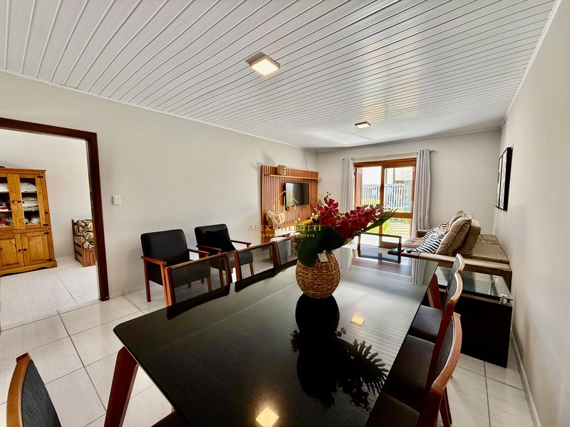 Linda casa bem localizada no centro de Xangri-lá: 8ª foto da galeria de imagens do imóvel