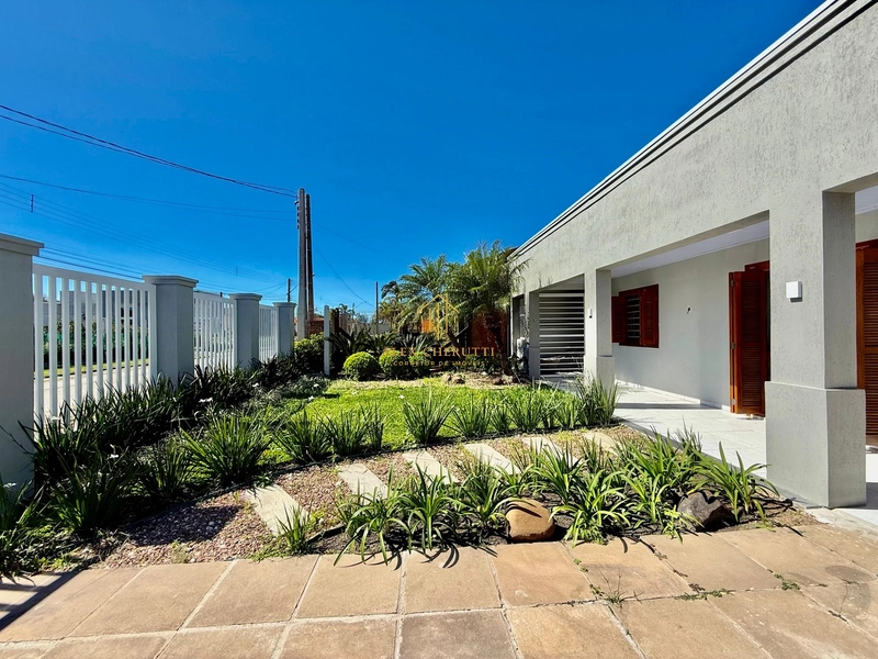 Linda casa bem localizada no centro de Xangri-lá: 3ª foto da galeria de imagens do imóvel