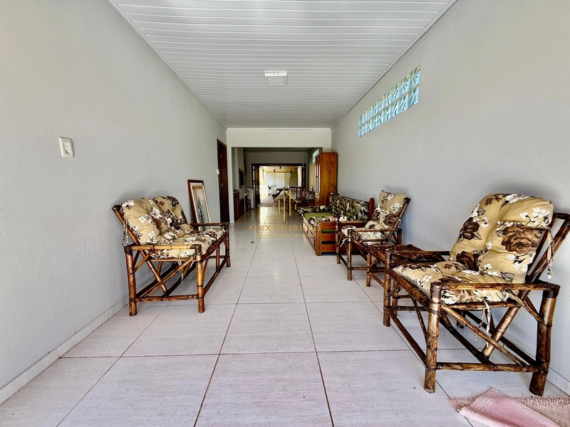 Linda casa bem localizada no centro de Xangri-lá: 4ª foto da galeria de imagens do imóvel