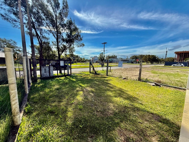 Bela casa geminada na praia de Atlântida Sul: 6ª foto da galeria de imagens do imóvel