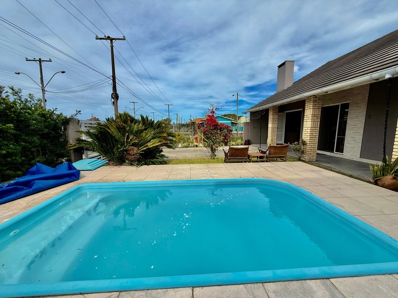 Casa na Praia de Mariápolis, 5 dormitórios: 2ª foto da galeria de imagens do imóvel