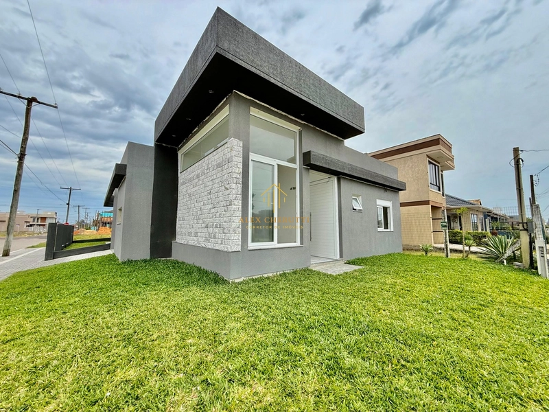 Casa nova na praia de Atlântida Sul, 2 dormitórios: 2ª foto da galeria de imagens do imóvel
