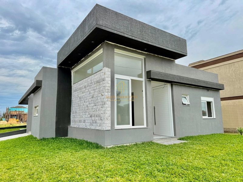 Casa nova na praia de Atlântida Sul, 2 dormitórios: 1ª foto da galeria de imagens do imóvel