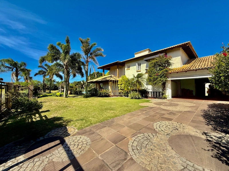 Casa lindíssima no centro de Xangri-lá, 4 dormitórios
