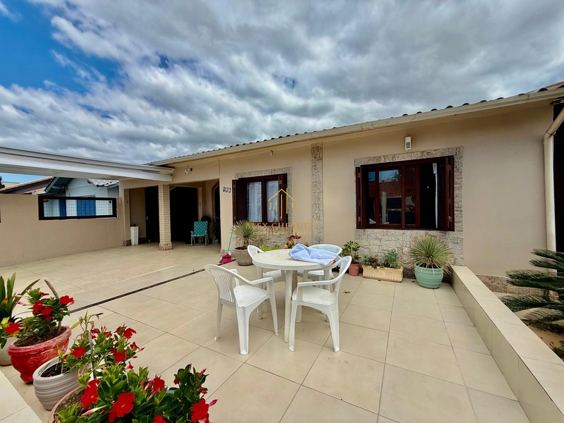 Casa na praia de Atlântida  Sul, 4 dormitórios: 5ª foto da galeria de imagens do imóvel