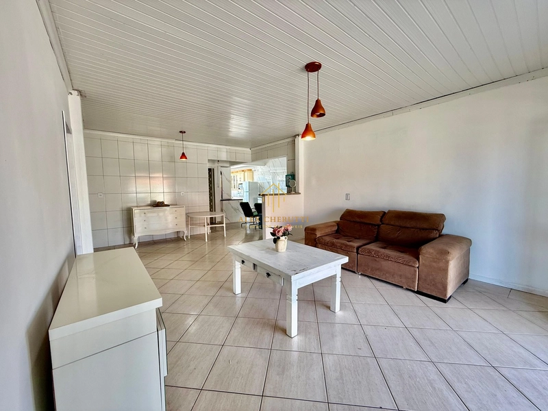 C ela casa na praia de Atlântida Sul, próximo ao mar: 8ª foto da galeria de imagens do imóvel