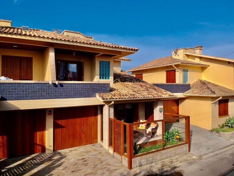 Sobrado à venda na praia de Rainha do Mar, 2 dormitórios: 2ª foto da galeria de imagens do imóvel