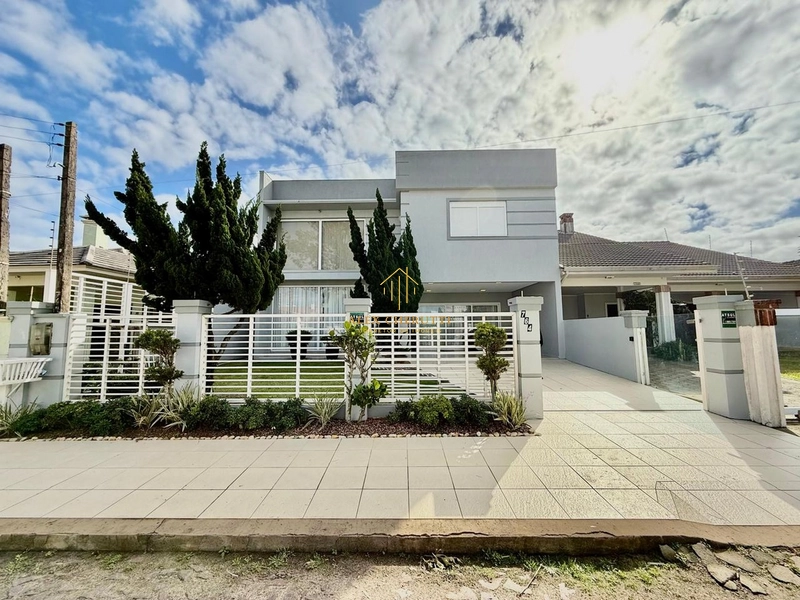 Linda casa finamente mobiliada e decorada, 5 dormitórios: 2ª foto da galeria de imagens do imóvel