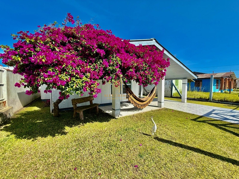 Casa disponível para aluguel de temporada, 3 dormitórios: 1ª foto da galeria de imagens do imóvel