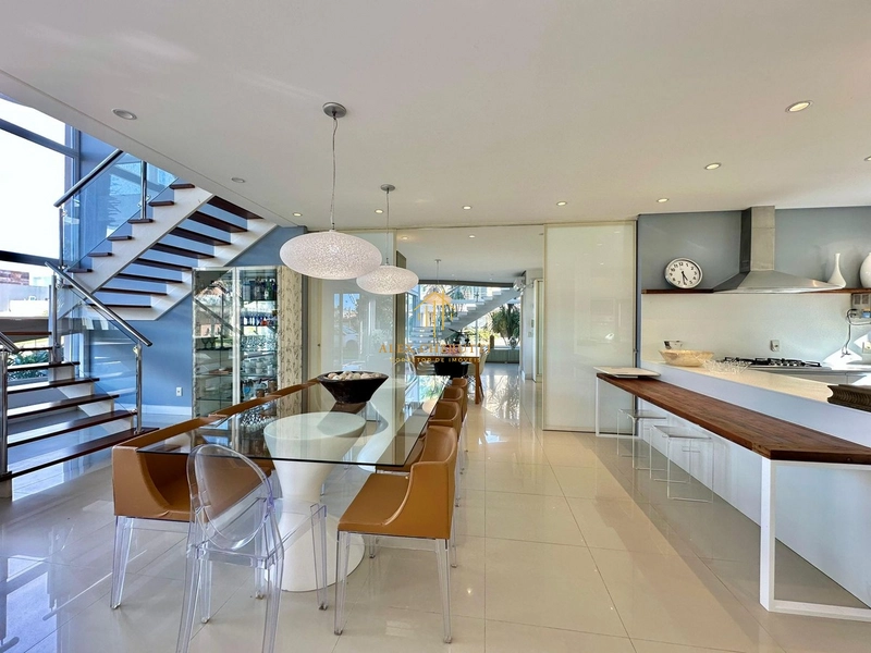 Linda casa para famílias grandes em condomínio fechado: 7ª foto da galeria de imagens do imóvel