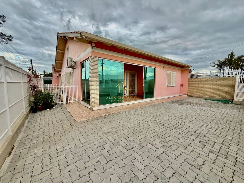 Casa À venda na praia de Atlântida Sul: 4ª foto da galeria de imagens do imóvel