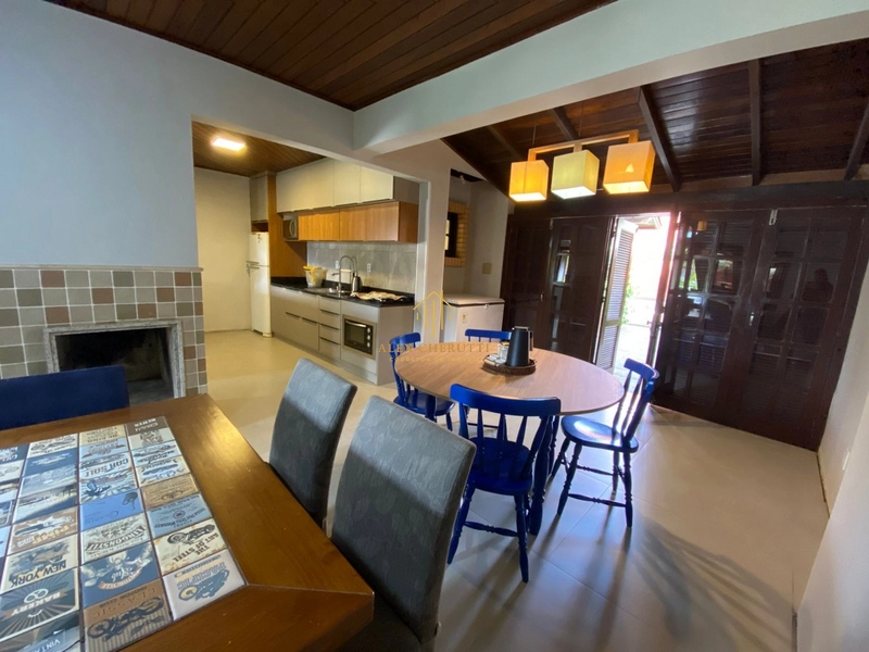 Aluguel de temporada em Noiva do Mar, casa com 5 suítes: 10ª foto da galeria de imagens do imóvel