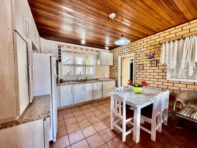 Casa à venda próximo do mar em Atlântida Sul: 9ª foto da galeria de imagens do imóvel