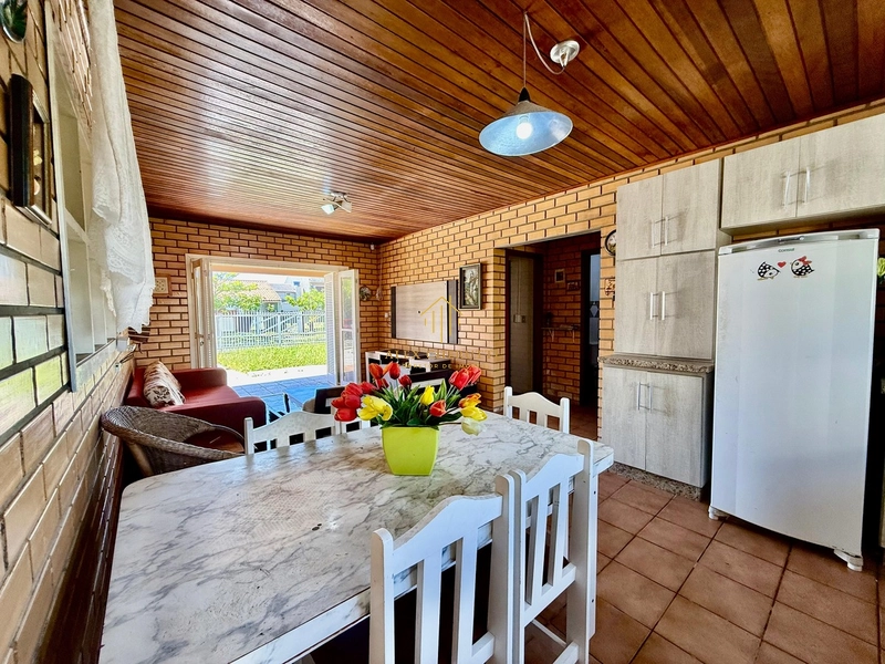 Casa à venda próximo do mar em Atlântida Sul: 7ª foto da galeria de imagens do imóvel