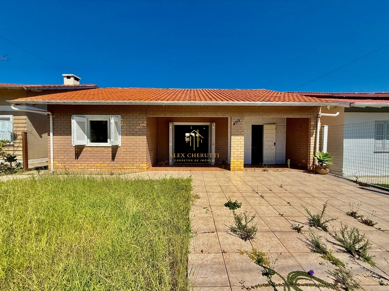 Casa à venda próximo do mar em Atlântida Sul: 1ª foto da galeria de imagens do imóvel