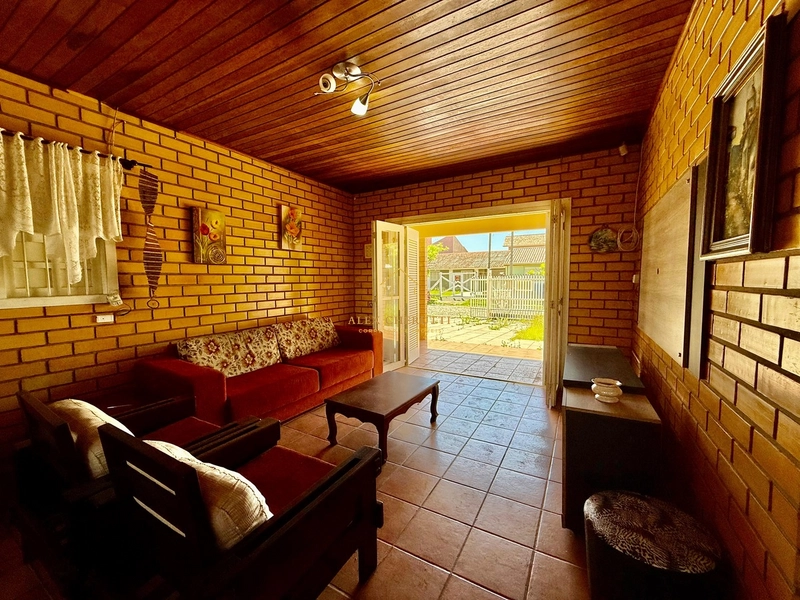 Casa à venda próximo do mar em Atlântida Sul: 4ª foto da galeria de imagens do imóvel