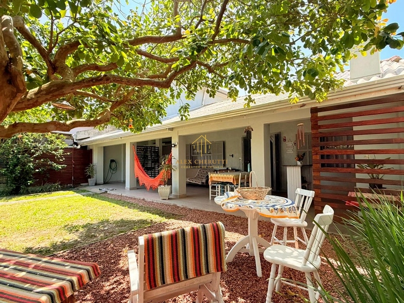 Casa à venda na praia de Mariápolis: 1ª foto da galeria de imagens do imóvel