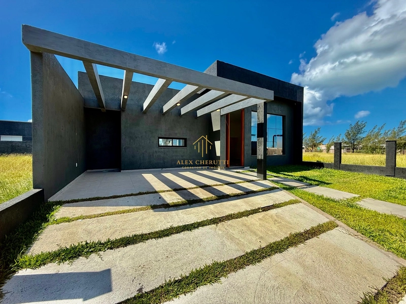 Casa nova na Praia de Atlântida Sul, 3 dormitórios: 3ª foto da galeria de imagens do imóvel