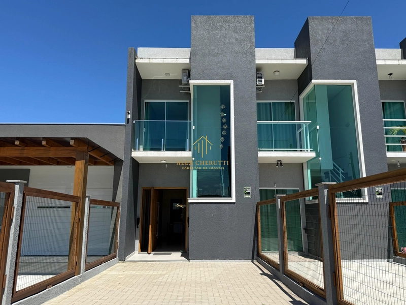 Casa à venda na praia de Mariápolis: 1ª foto da galeria de imagens do imóvel