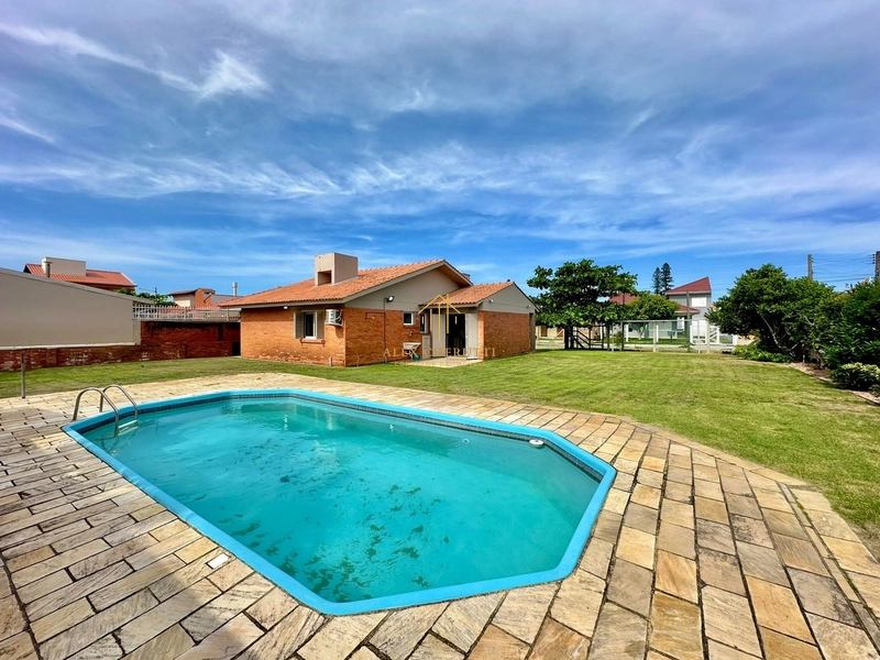 Casa mobiiada à venda na praia de Arpoador, 3 dormitórios: 1ª foto da galeria de imagens do imóvel