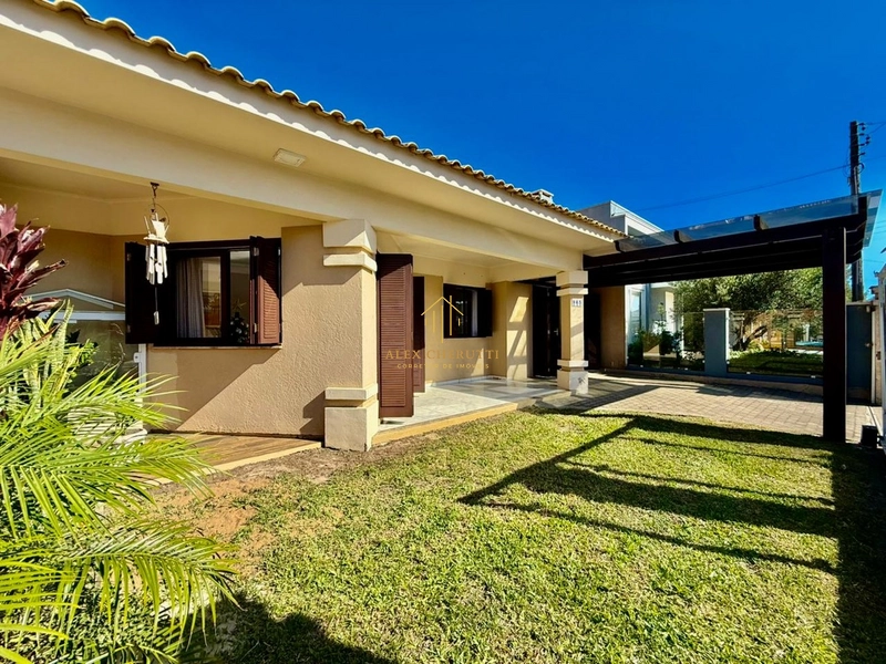 Belíssima Casa à venda com exclusividade em Atlântida Sul: 4ª foto da galeria de imagens do imóvel