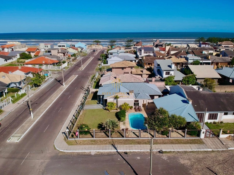 Excelente casa finamente mobiliada à venda em Atlântida Sul: 4ª foto da galeria de imagens do imóvel