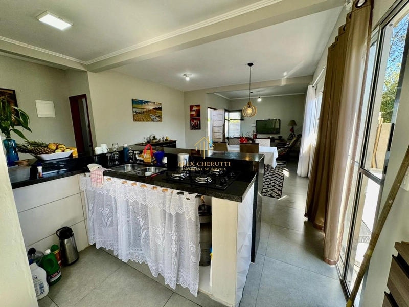 Linda casa na praia de Atlântida Sul, 5 dormitórios: 9ª foto da galeria de imagens do imóvel