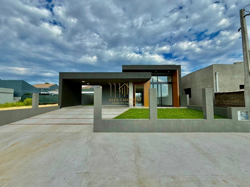 Belíssima casa nova na praia de Atlântida Sul, 3 dormitórios: 2ª foto da galeria de imagens do imóvel